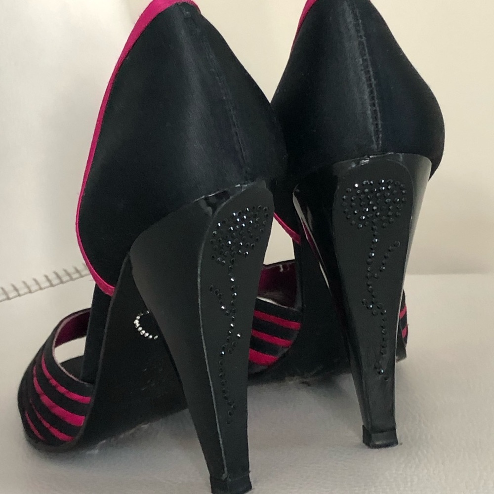 Shoes - Picture 2 of 3